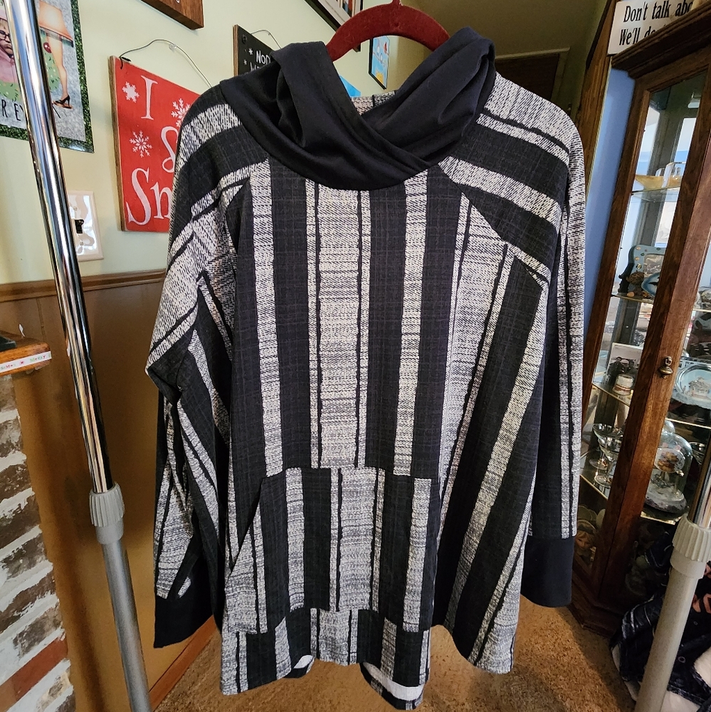Lularoe Amber hoodie